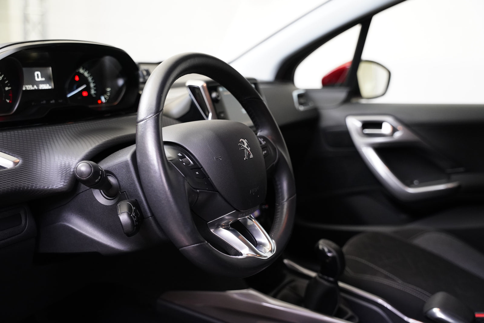 Peugeot 2008 1.2 PureTech 61 kW – foto 14