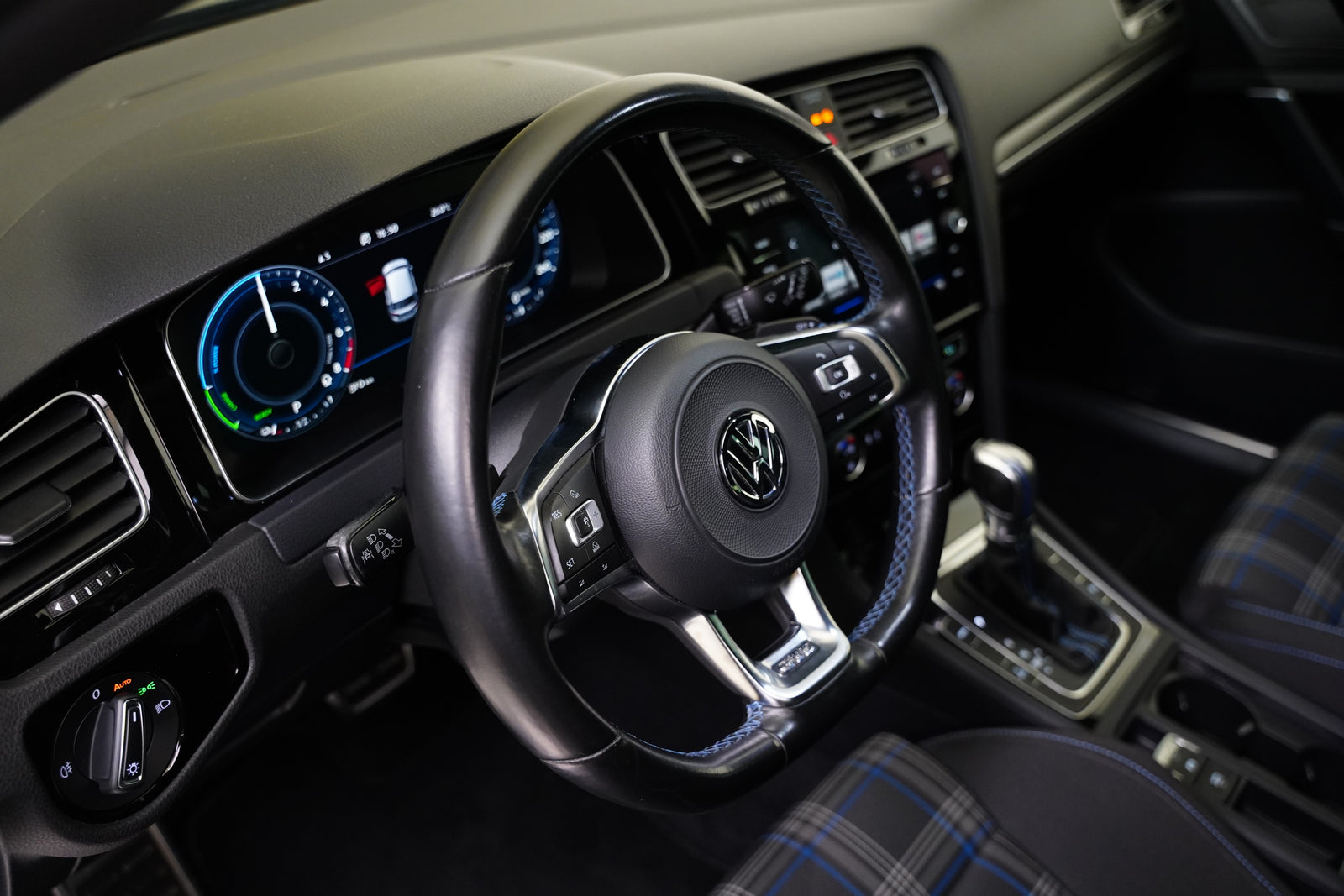 Volkswagen Golf 1.4 TSI 150 kW DSG GTE – foto 14