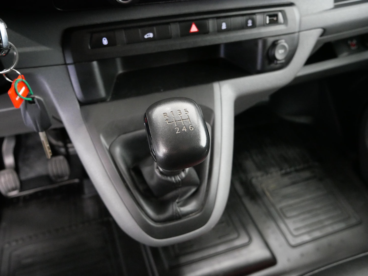 Toyota Proace 2.0 D-4D L3H1 3 místa