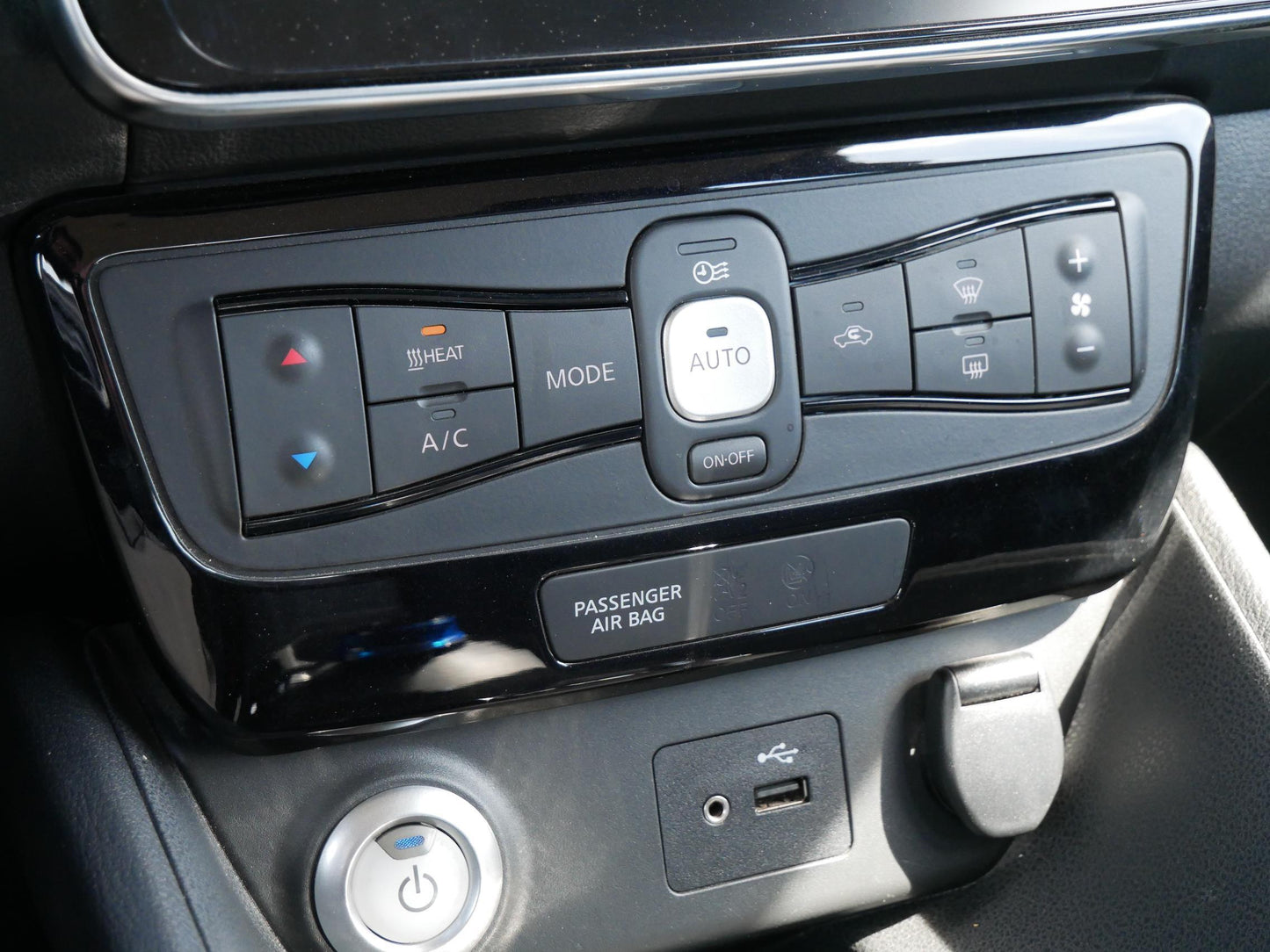 Nissan LEAF 110 kW Acenta 40 kW