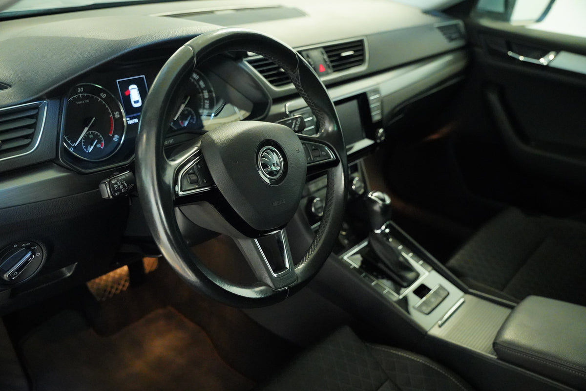 Škoda Superb 2.0 TDI 140 kW Style – foto 14