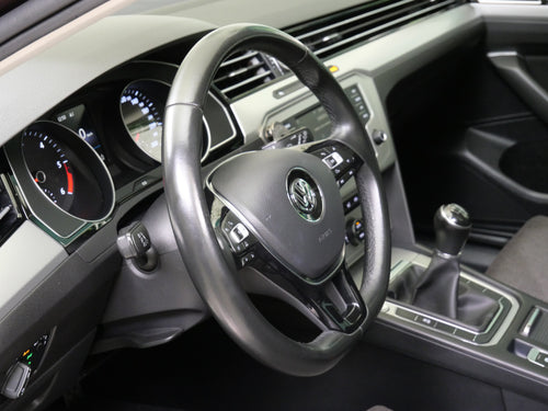 Volkswagen Passat 1.6 TDI 88 kW Comfortline – foto 14