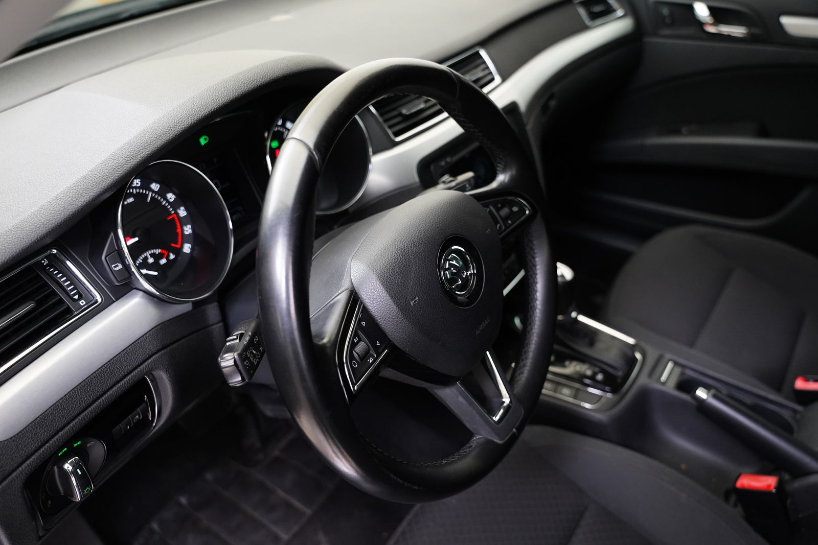 Škoda Superb 2.0 TDI 125 kW Exclusive – foto 14