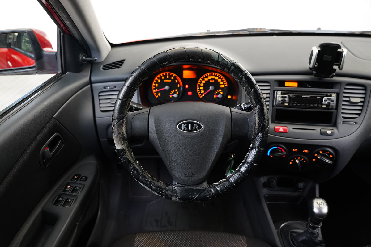 Kia Rio 1.4i 71 kW – foto 14
