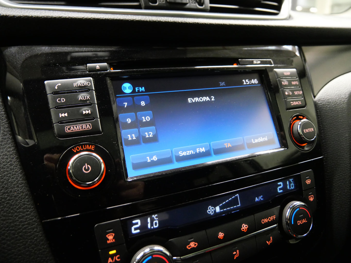 Nissan Qashqai 1.2 i 85 kW N-Connecta