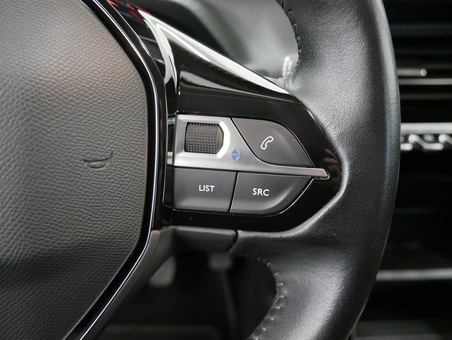 Peugeot 2008 1.2 PureTech 74 kW Active