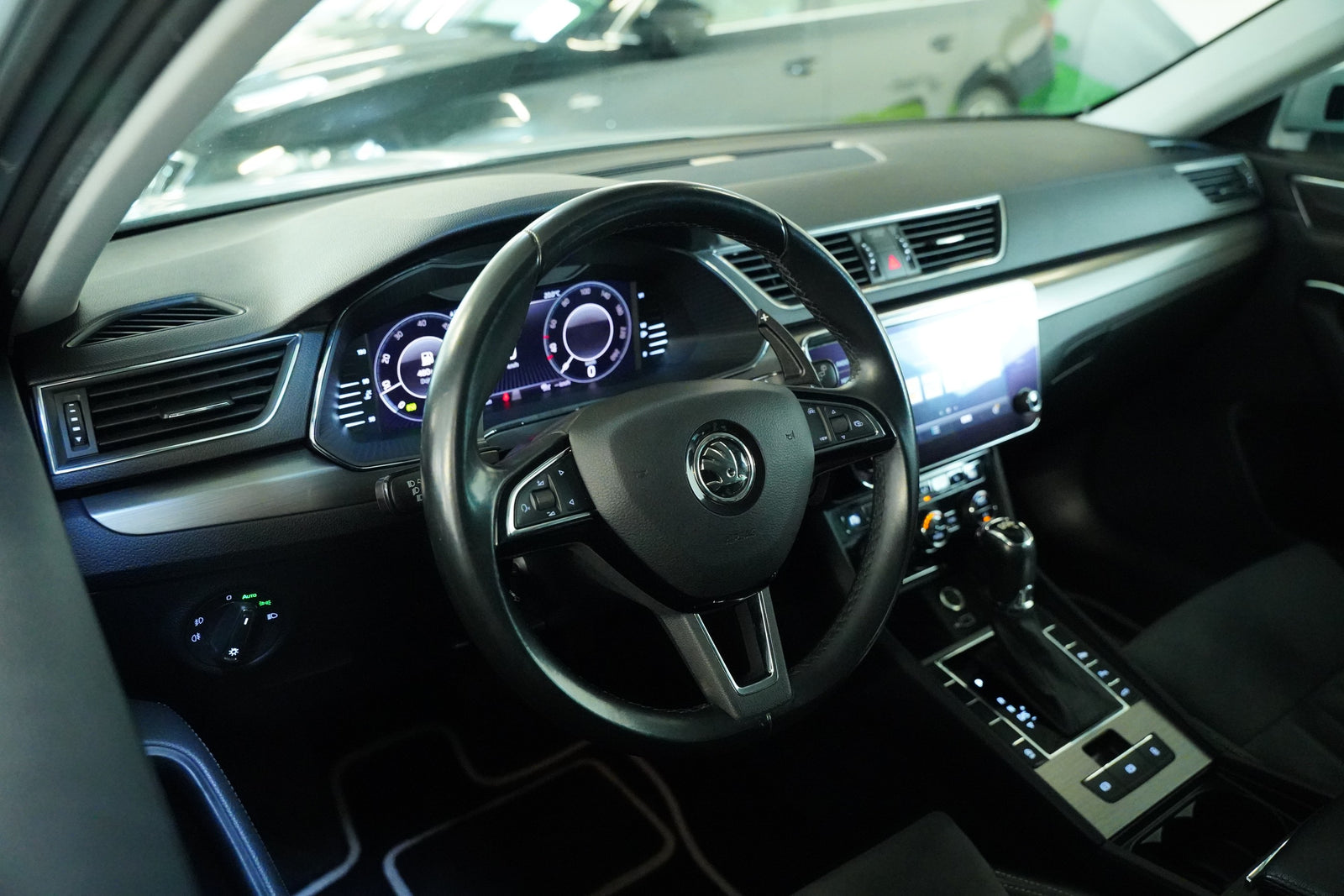 Škoda Superb 2.0 TDI 110 kW Style DSG – foto 14