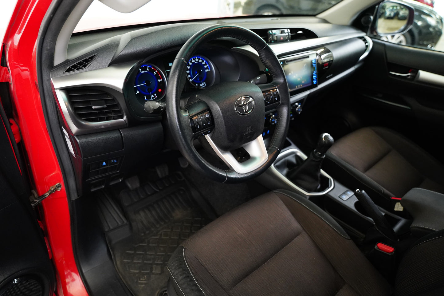 Toyota Hilux 2.4 D-4D 110 kW 4X4