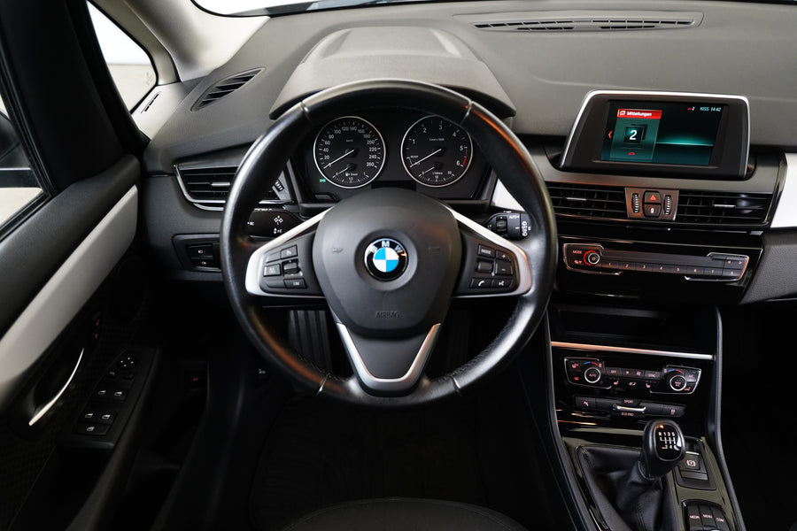 BMW Řada 2 216d 85 kW Advantage – foto 14