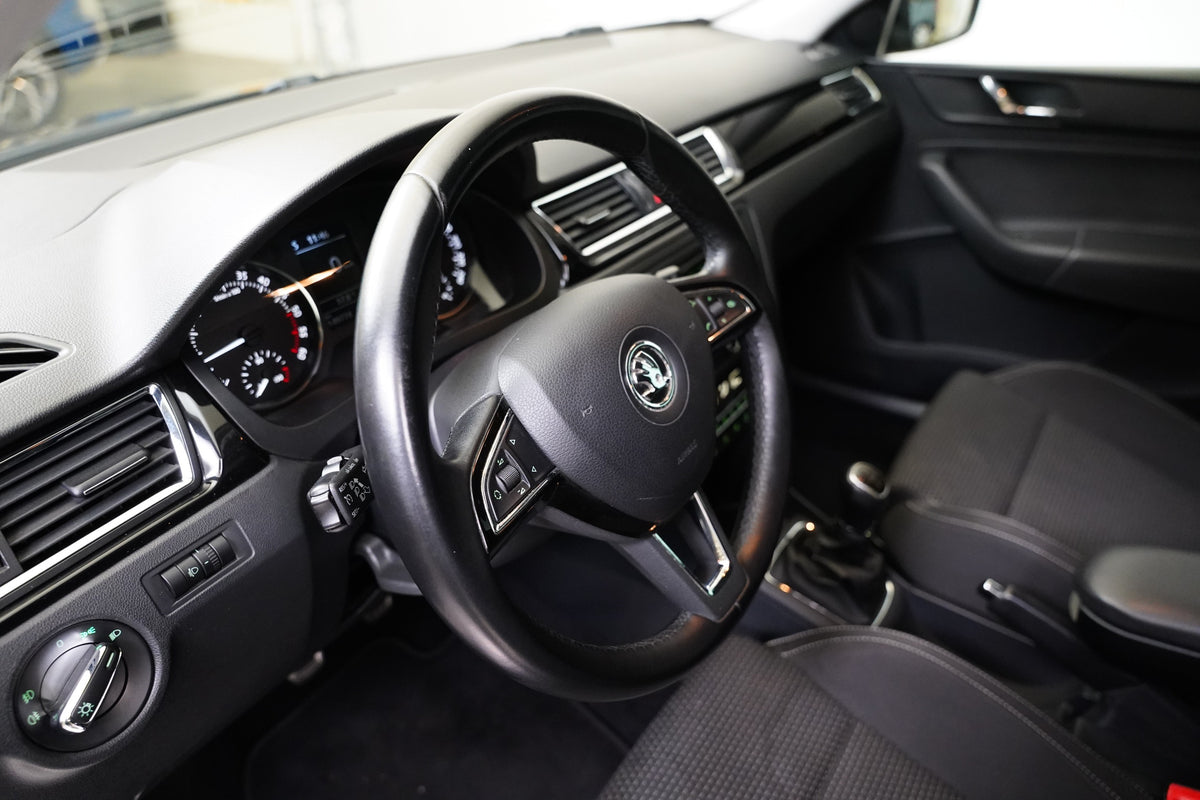 Škoda Rapid 1.6 TDI 77 kW Elegance – foto 14