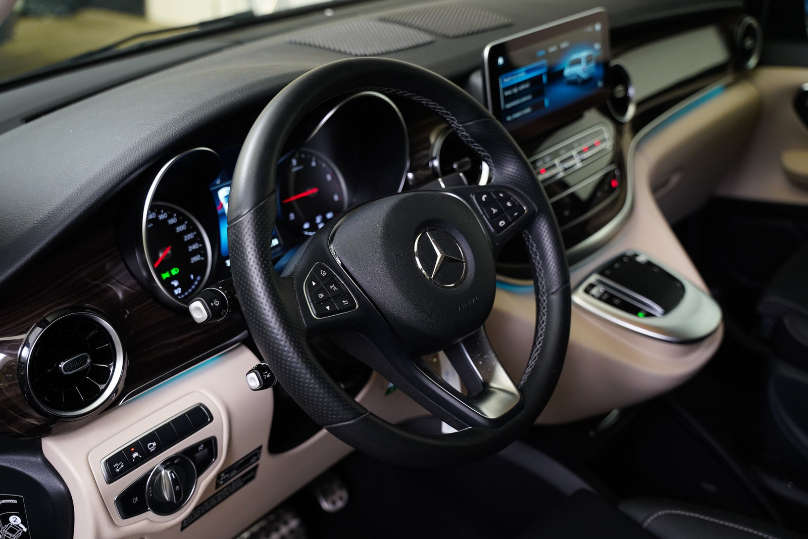 Mercedes-Benz Třídy V 300d 174 kW Marco Polo 4-Matic – foto 14