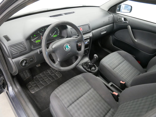 Škoda Octavia 1.6 MPi 75 kW Tour – foto 14