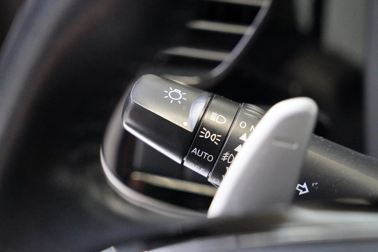 Mitsubishi Outlander 2.2 DI-D 110kW 4WD Intense+ – foto 14
