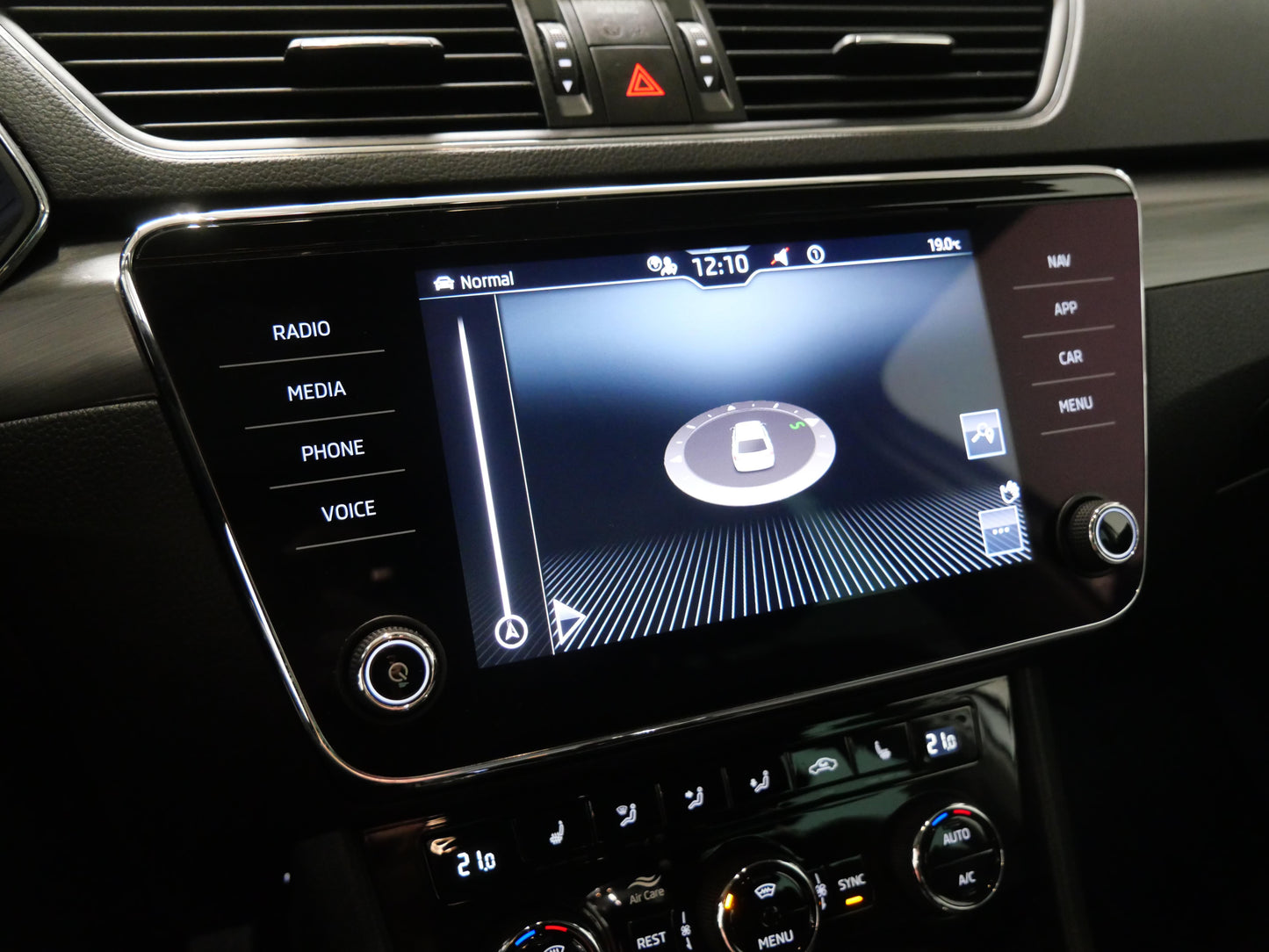Škoda Superb 2.0 TDI 110 kW DSG Style Plus