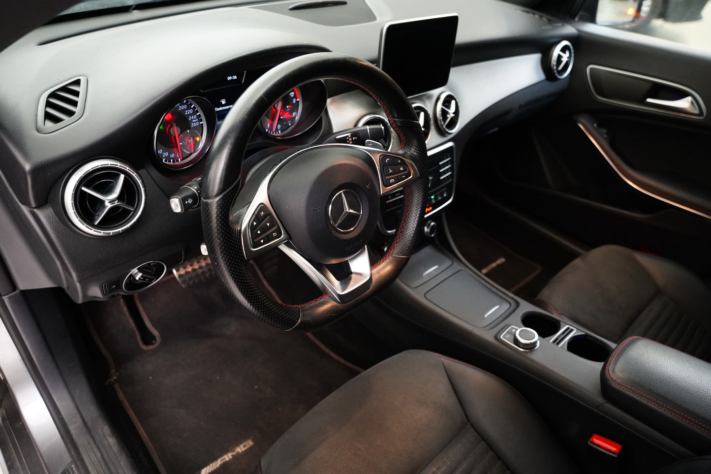 Mercedes-Benz CLA 200 115 kW AMG Line