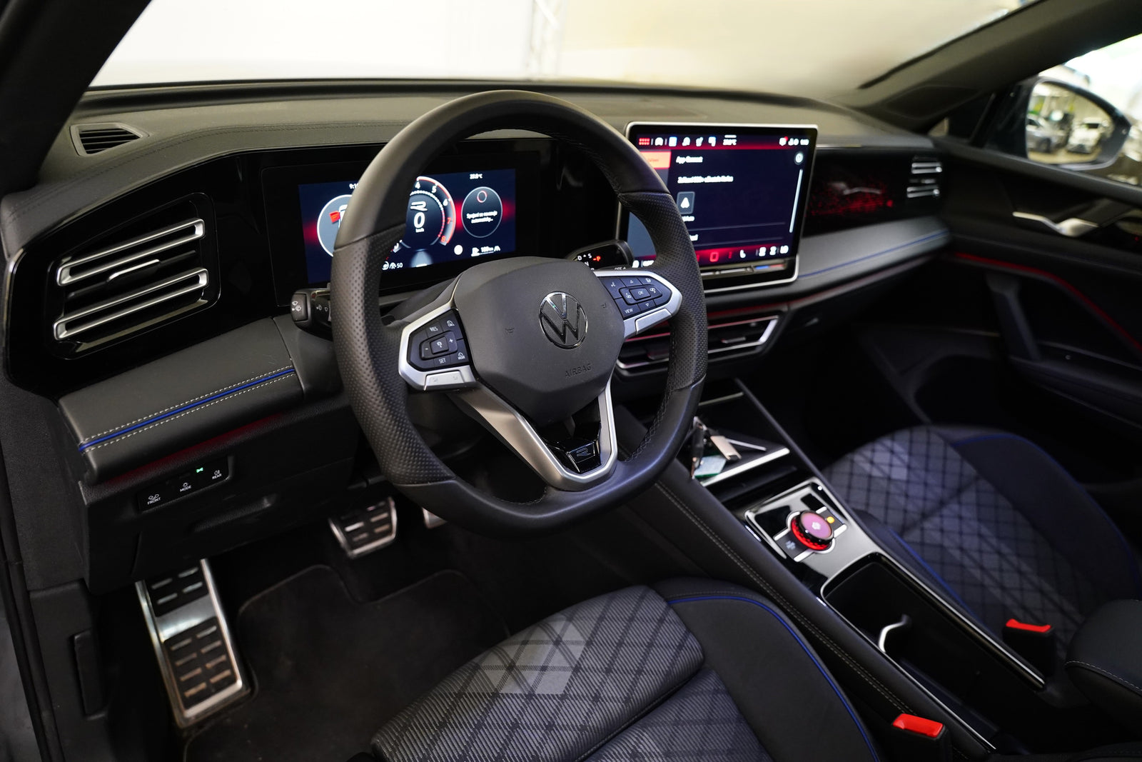 Volkswagen Tiguan 2.0 TSI 150 kW DSG 4x4 R-Line – foto 14