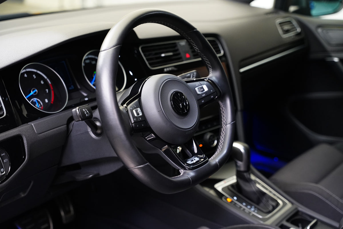 Volkswagen Golf 2.0 TSI 221 kW 4Motion R