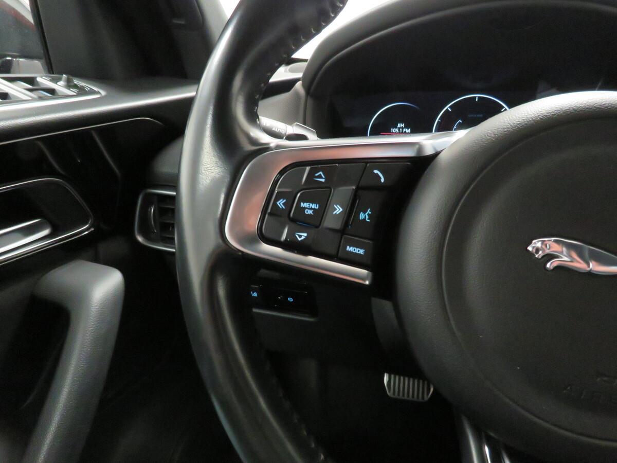 Jaguar F-Pace 20d 132 kW AWD Pure