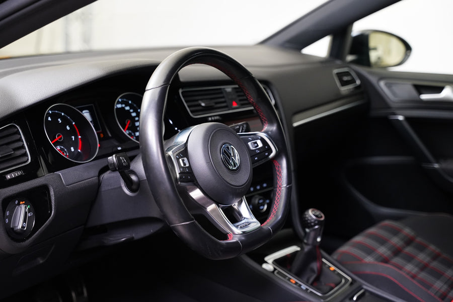 Volkswagen Golf 2.0 TSI 169 kW GTI – foto 14