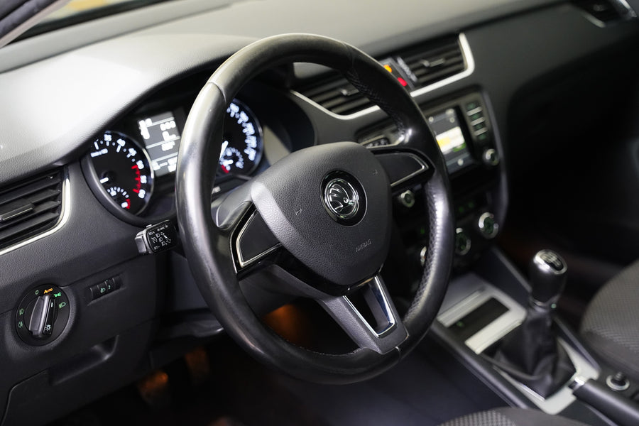 Škoda Octavia 1.6 TDI 81 kW Ambition – foto 14
