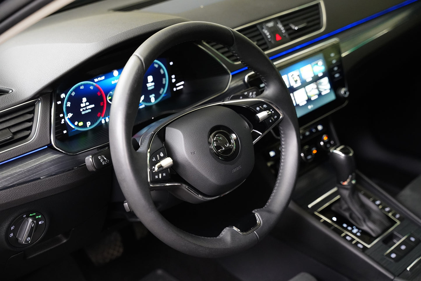 Škoda Superb 2.0 TDI 110 kW DSG Style Plus