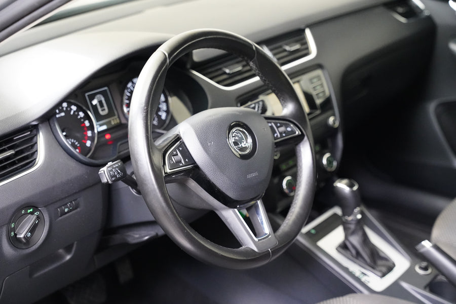 Škoda Octavia 1.6 TDI 81kW DSG Ambition Plus – foto 14
