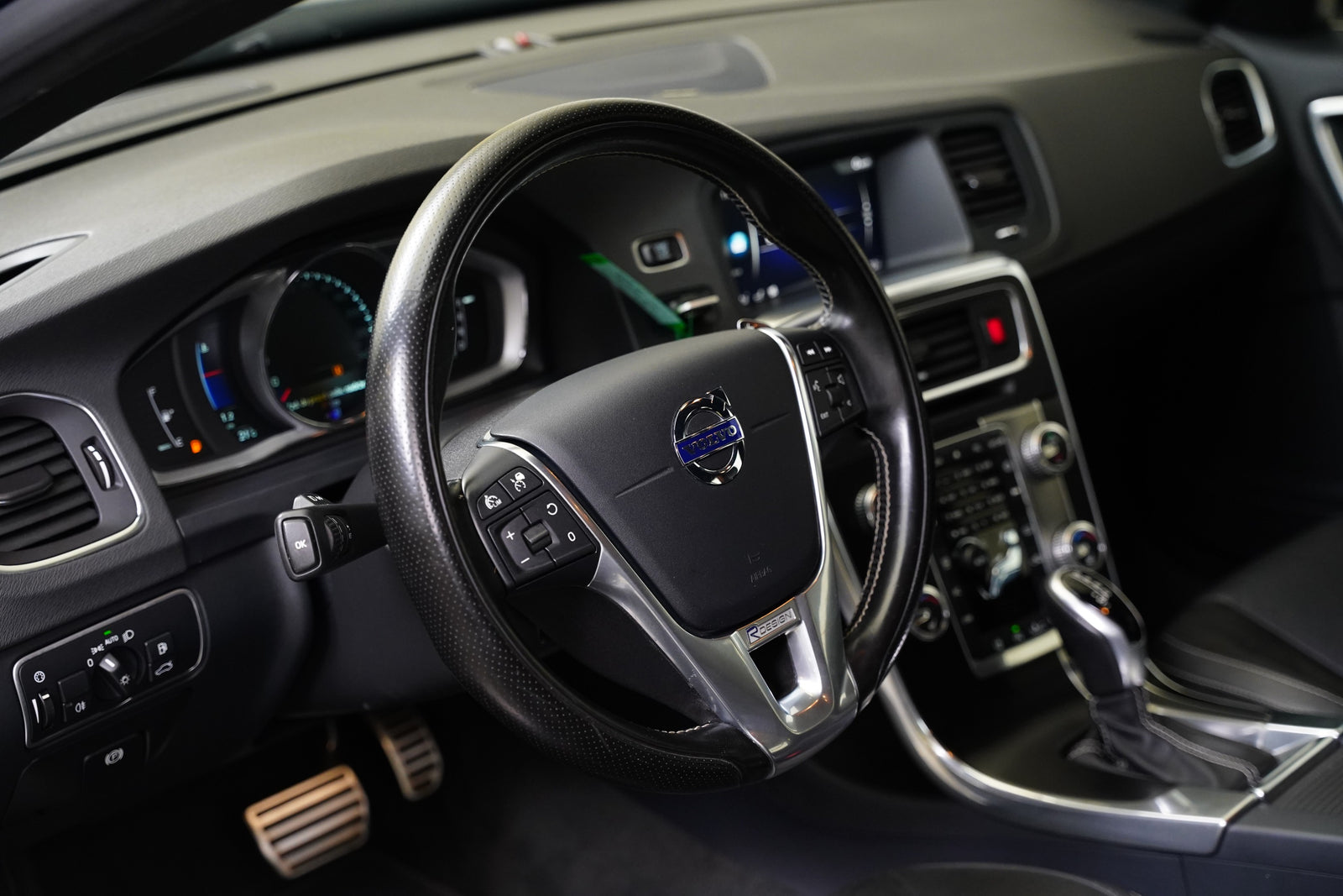Volvo V60 2.0 T6 AWD 225 kW R-Desing – foto 14