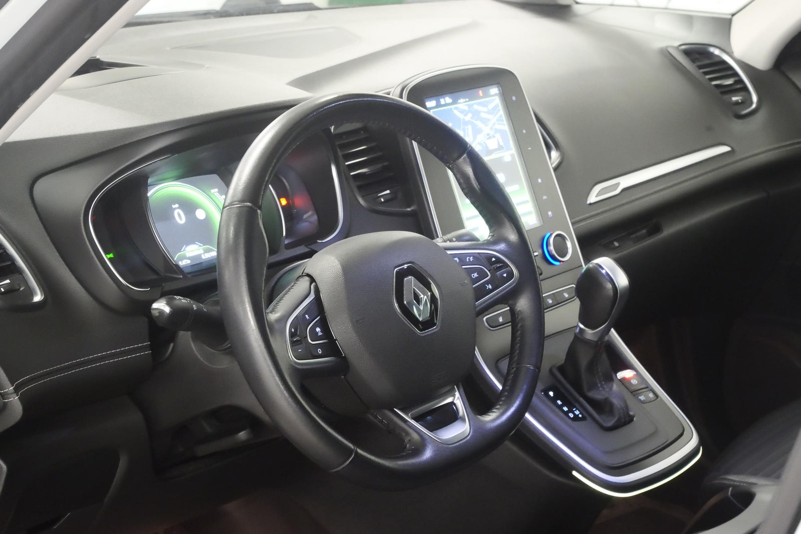 Renault Scénic 1.5 dCi 97 kW – foto 14