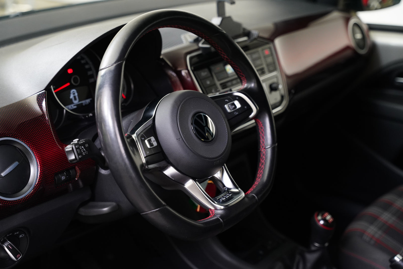 Volkswagen up! 1.0 TSI 85 kW GTI – foto 14