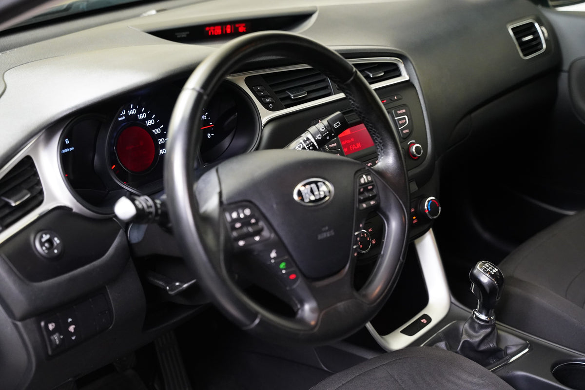 Kia Ceed 1.6 CRDI 100 kW – foto 14
