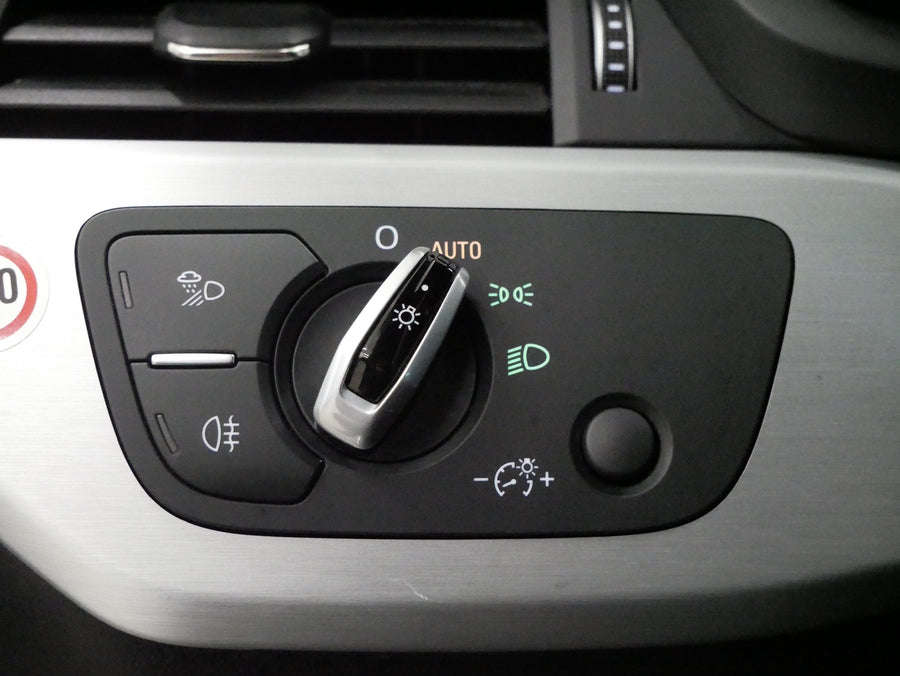 Audi A4 Avant 2.0TDi 110kW AT 2WD – foto 14