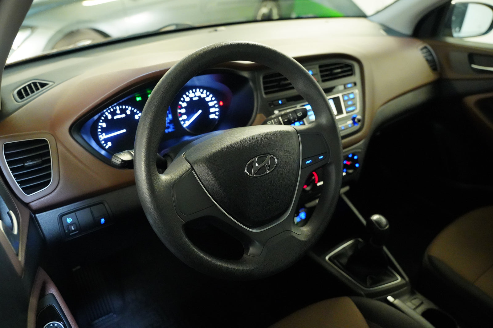 Hyundai i20 1.2i 55 kW – foto 14