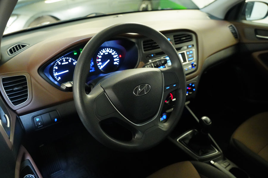 Hyundai i20 1.2i 55 kW – foto 14