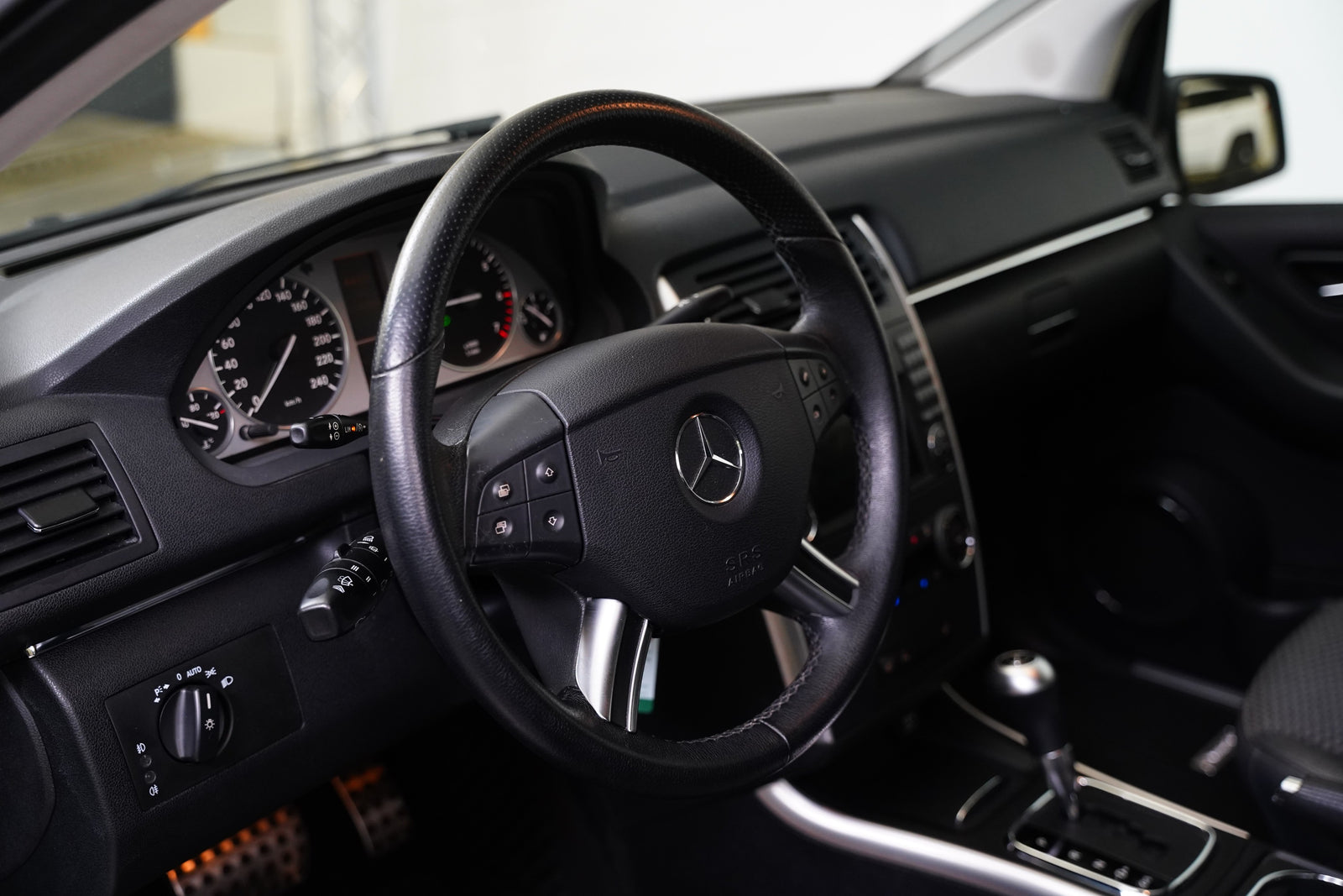 Mercedes-Benz Třídy B 200 i 100 kW Autotronic – foto 14