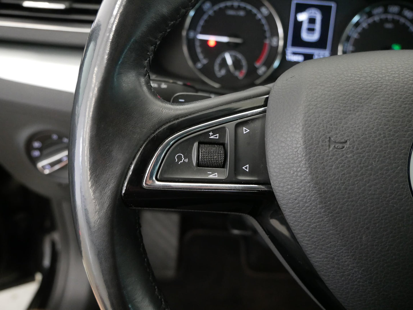 Škoda Superb 2.0 TDI 110kw Ambition Plus