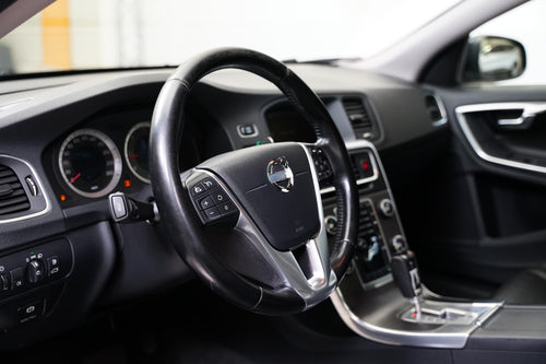Volvo S60 2.4 D5 151 kW – foto 14