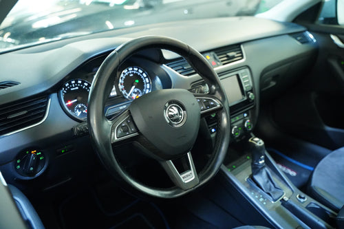 Škoda Octavia 2.0 TDI 135 kW SCOUT – foto 14