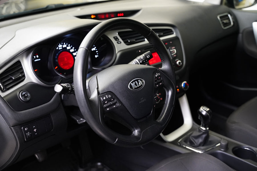 Kia Ceed 1.6 GDI 99 kW – foto 14