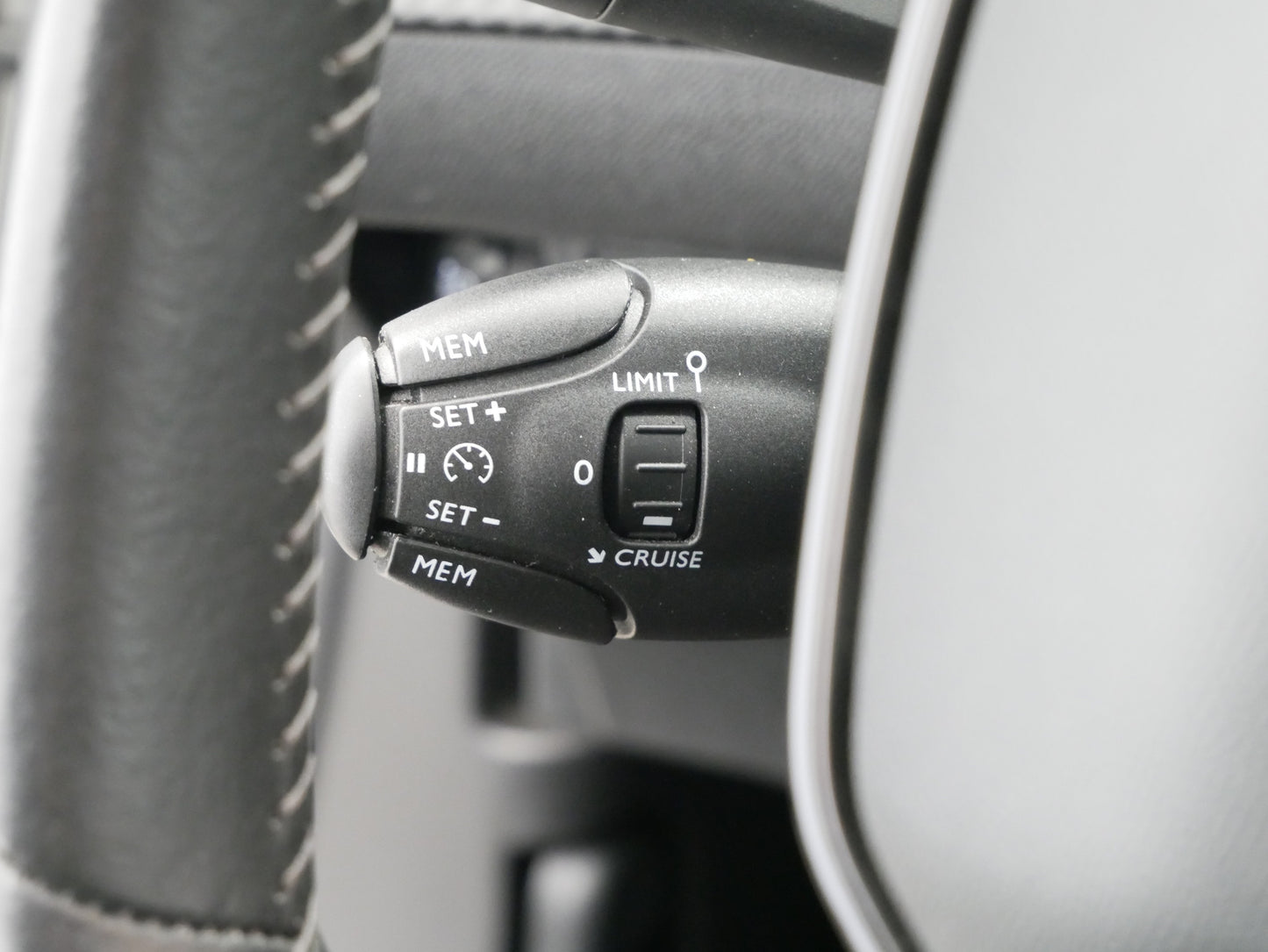 Peugeot 2008 1.2 PureTech 84 kW Active