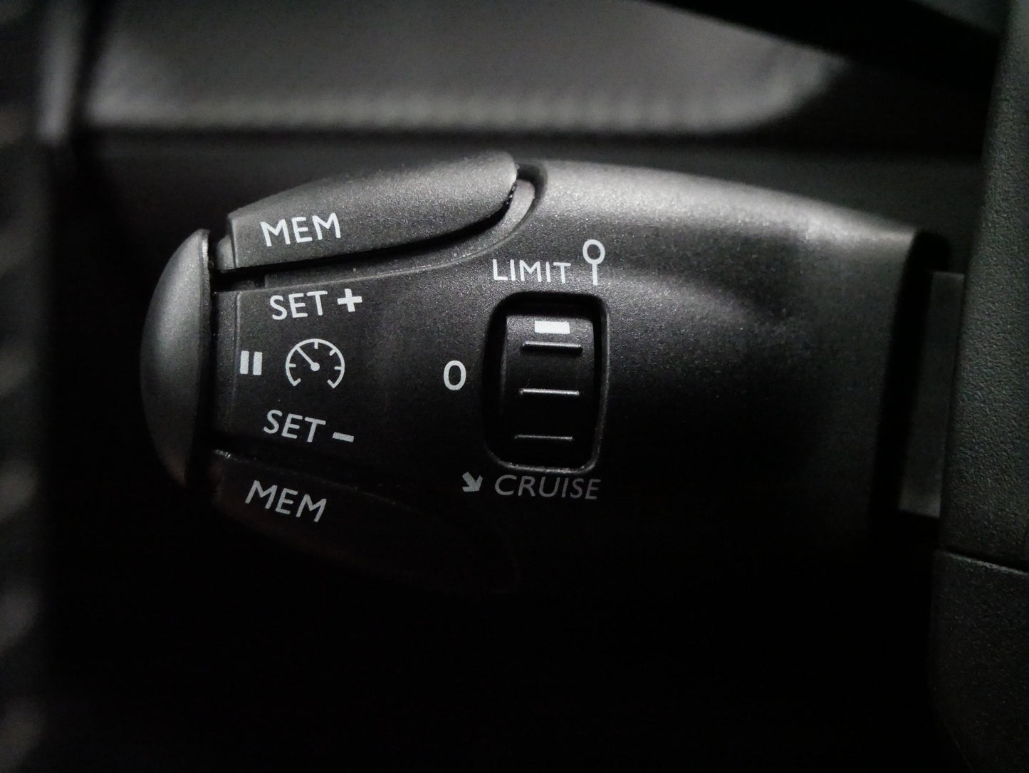 Peugeot 2008 1.2 PureTech 74 kW Active