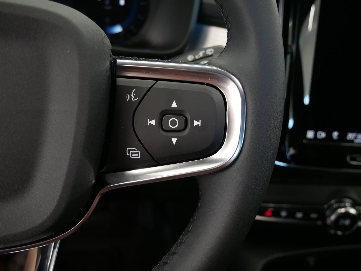 Volvo XC40 Core 2.0i B3
