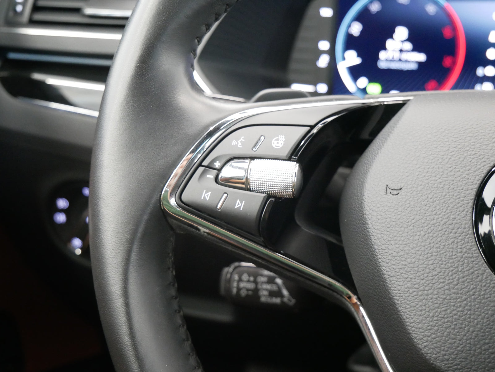 Škoda Superb 2.0 TDI 147 kW L&K – foto 16