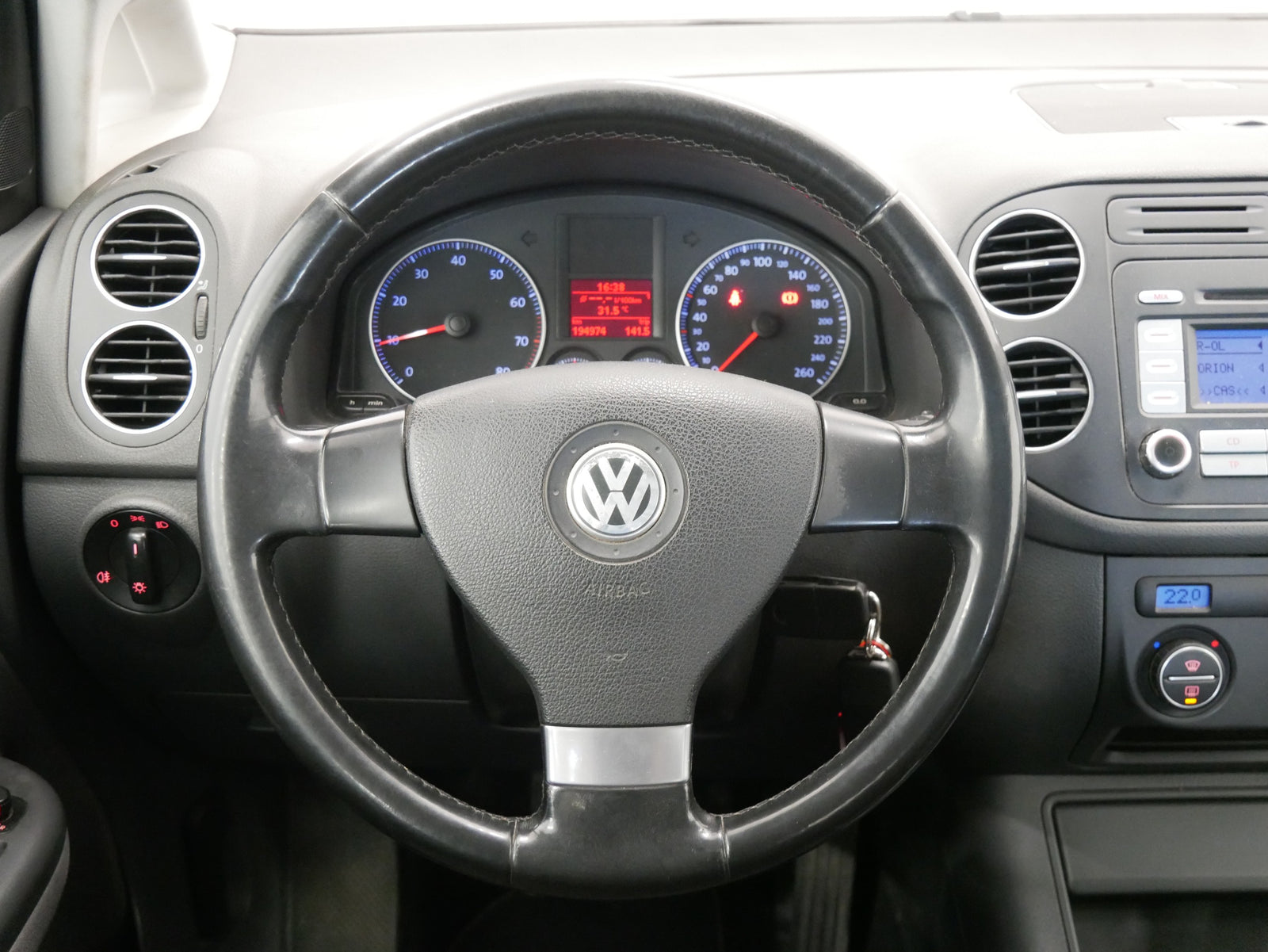 Volkswagen Golf 1.6 MPI 75 kW Trendline – foto 15