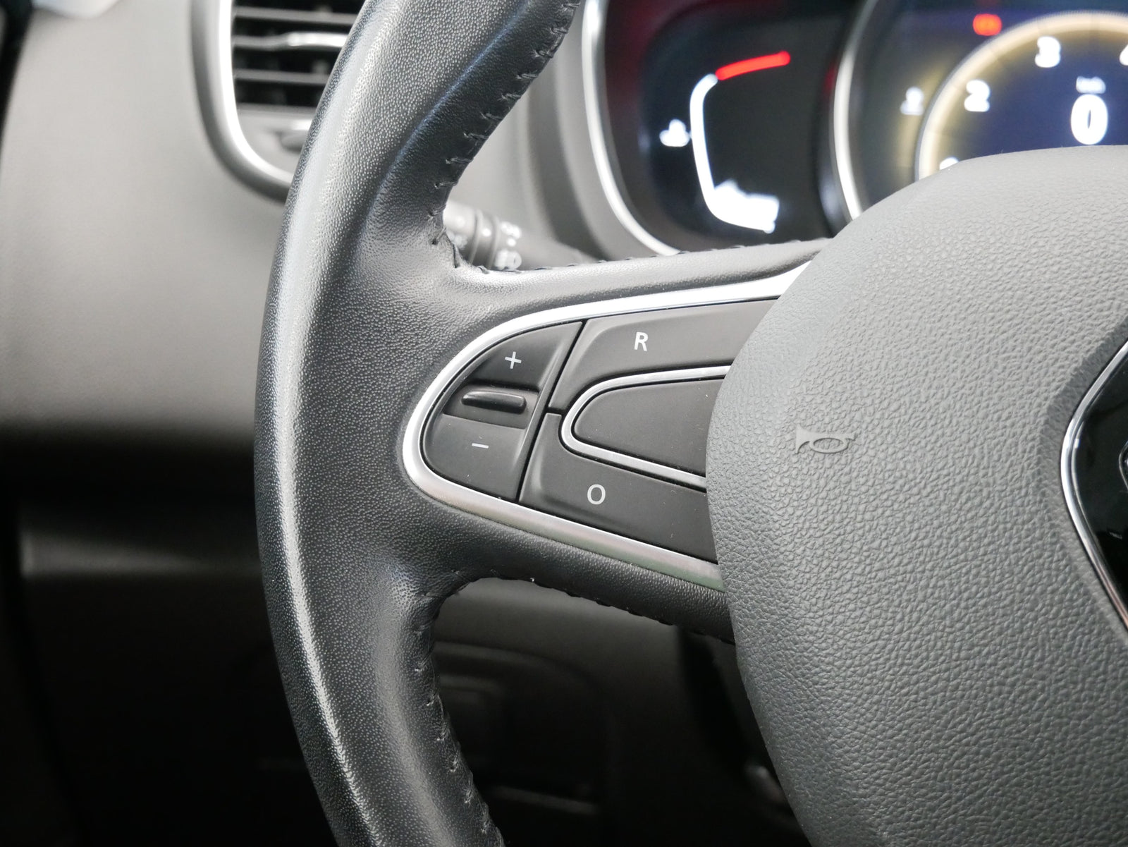 Renault Grand Scénic 1.2 TCe 97 kW – foto 15
