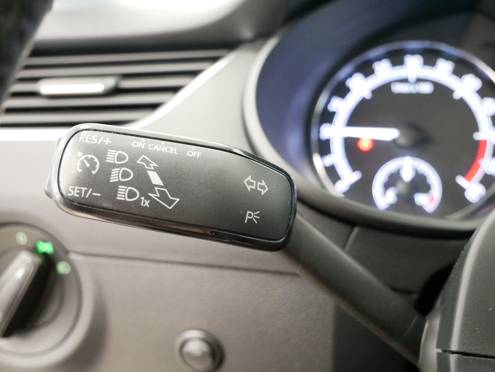 Škoda Octavia 1,6 TDi 85kW Ambition Plus – foto 15