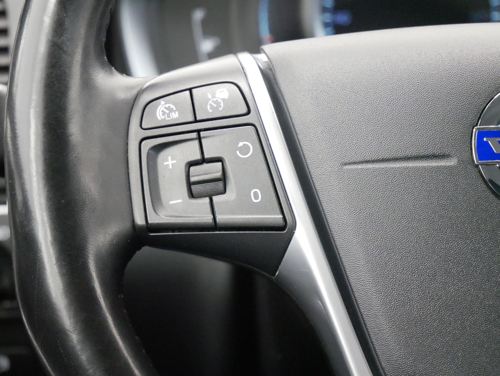 Volvo V60 D4 133kW Momentum – foto 15