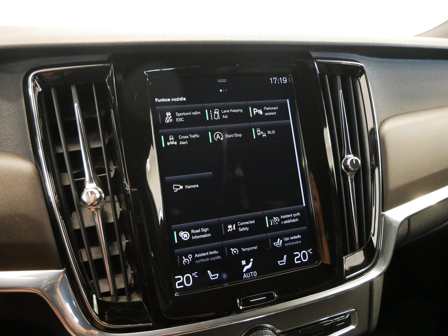 Volvo V90 D5 173 kW AWD Cross Country