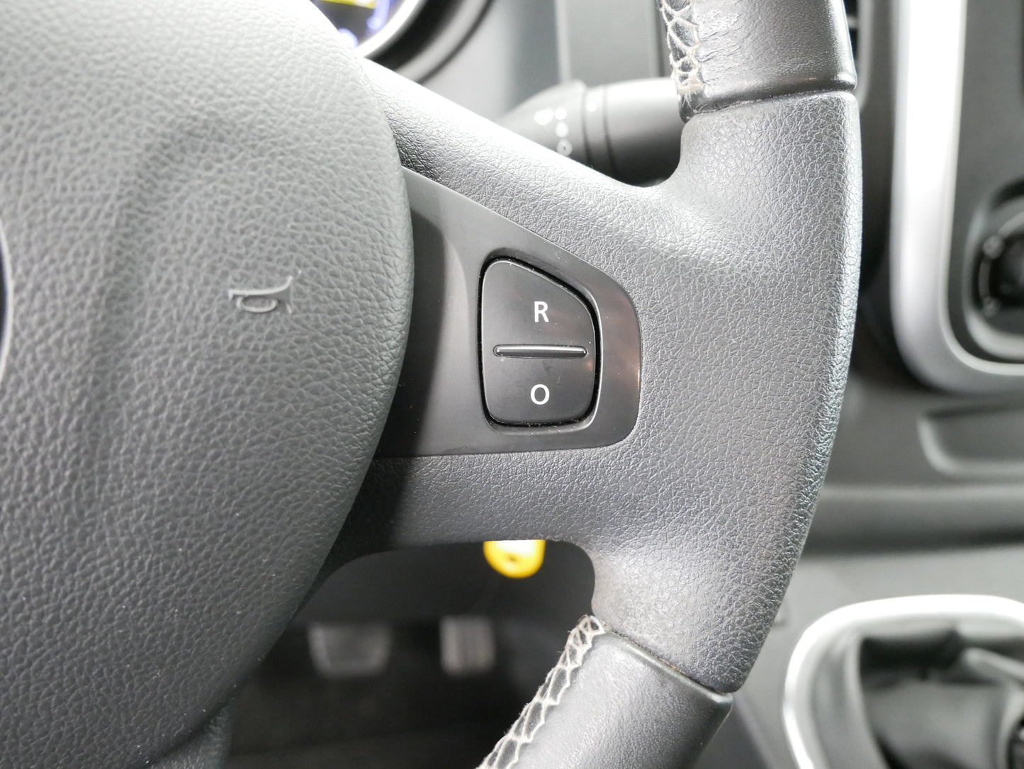 Opel Vivaro 1.6CDTi 85kW 9 míst L2H1