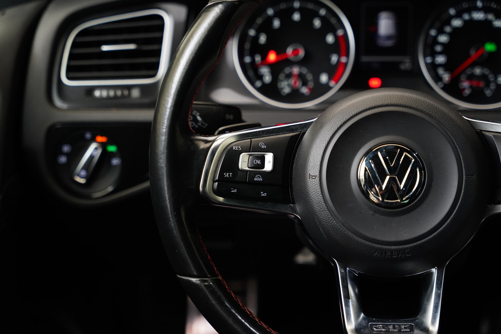 Volkswagen Golf 2.0 TSI 169 kW GTI Performance – foto 15