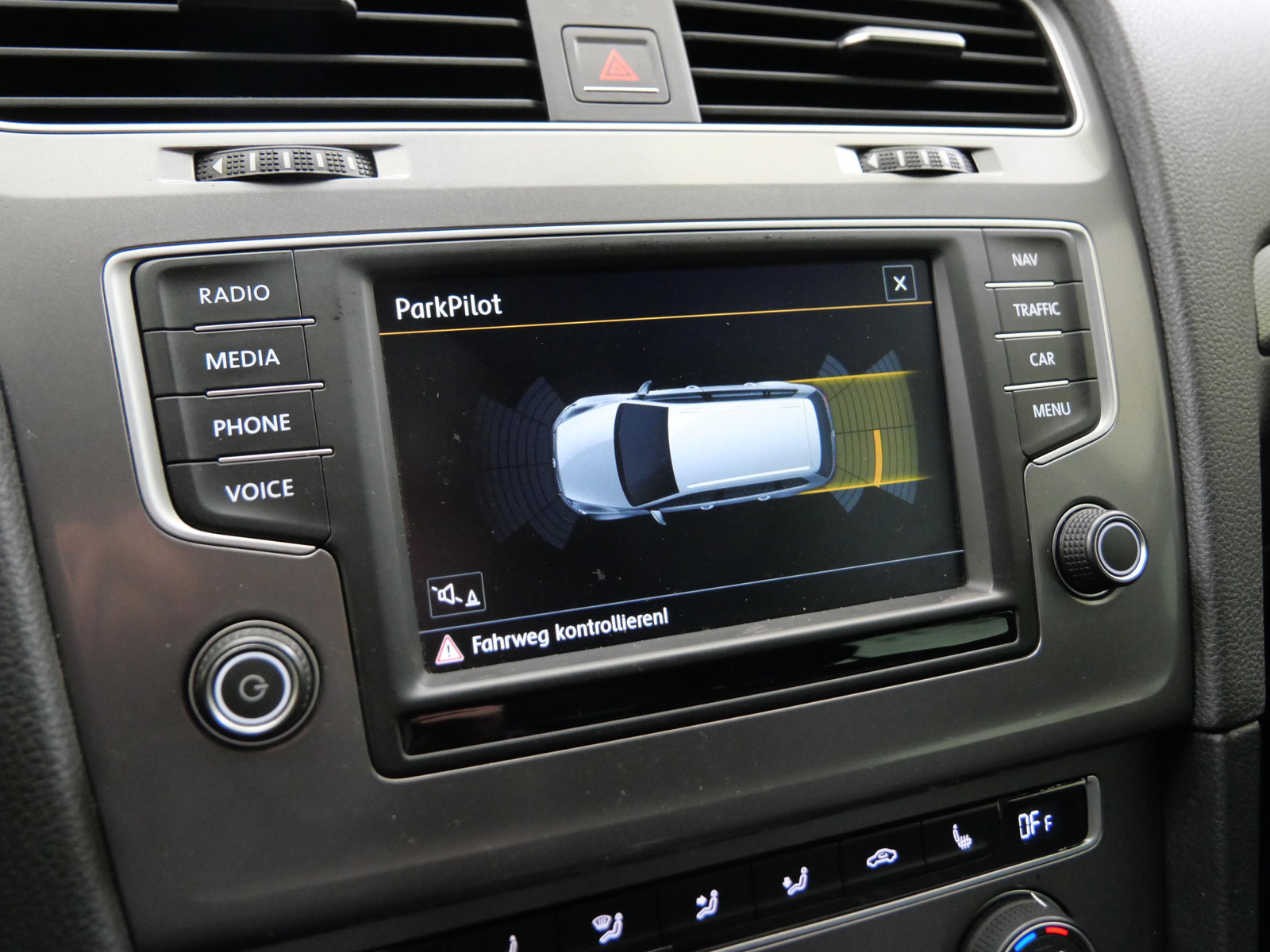 Volkswagen Golf 1.6 TDI 81 kW Lounge – foto 15